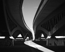 Unter_der_Minna-Todenhagen-Brücke